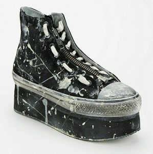 Grunge Platform Sneakers - Bess Distressed Hi Top